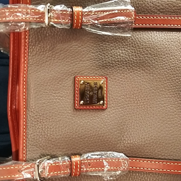 Dooney & Bourke tote - Picture 2 of 8